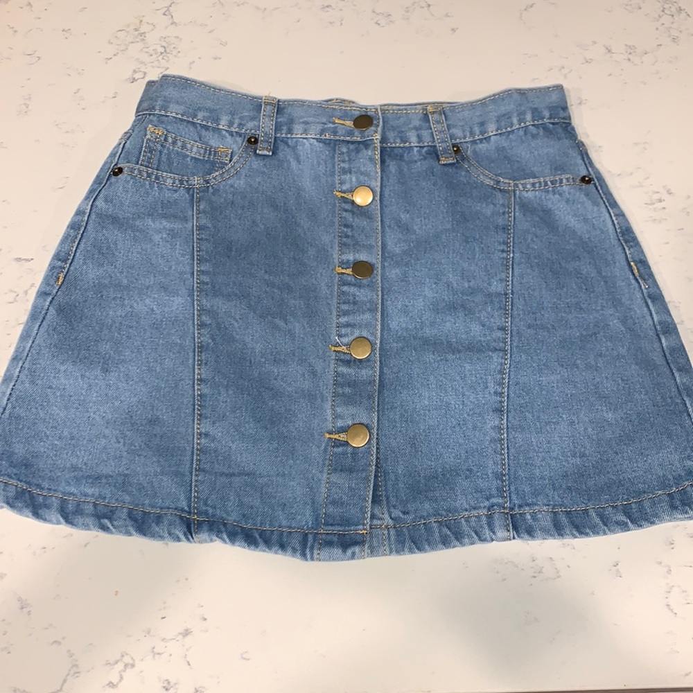 NWOT button-up denim mini skirt